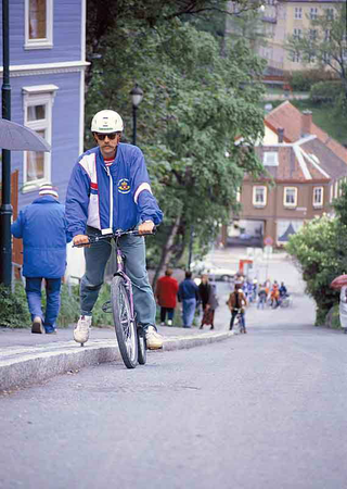Illustration for article titled Norwegian Bicycle Lift Proves Europeans are Just as Lazy